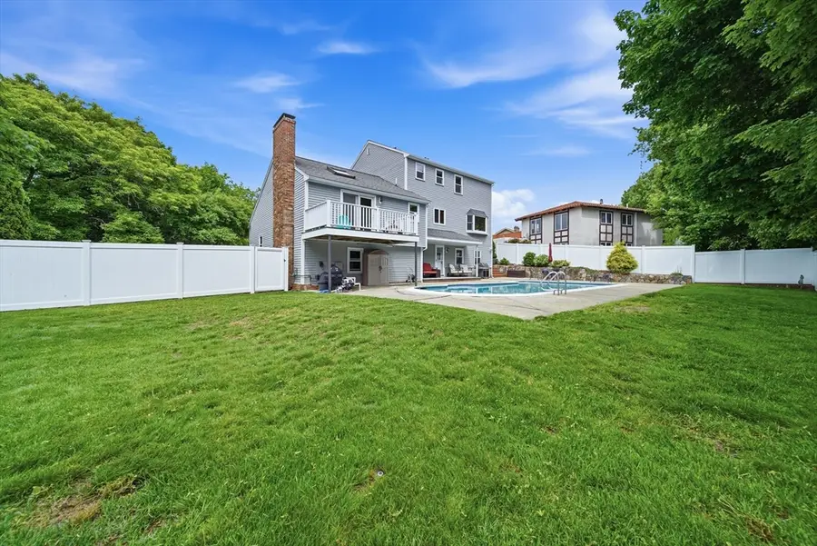 12 Thomas Cir, Stoneham, MA 02180 - #3