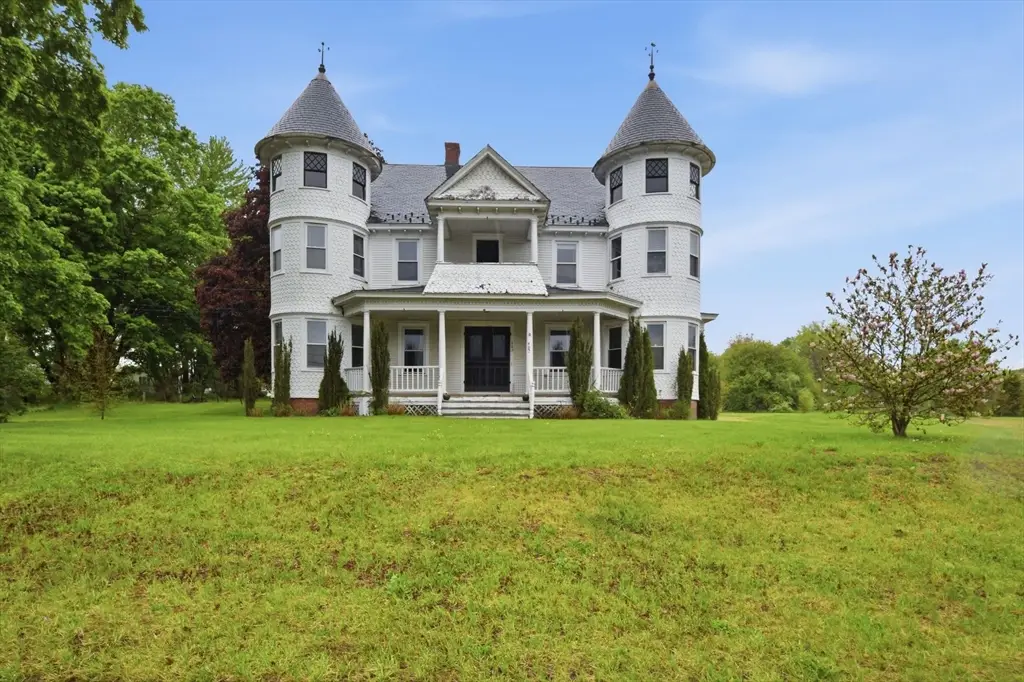 482 Holyoke St, Ludlow, MA 01056 - #1