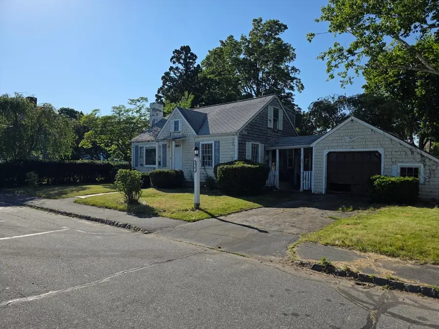54 Oxford St, Fairhaven, MA 02719 - #2