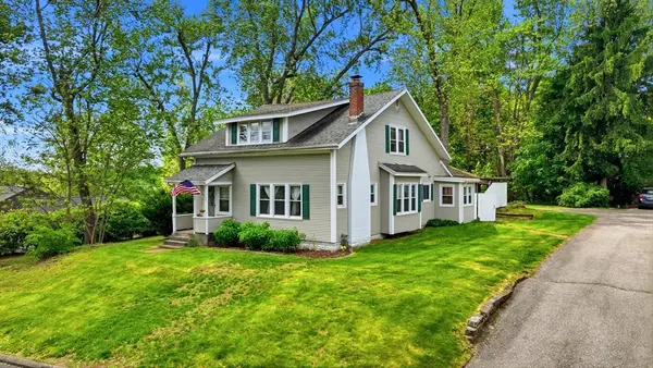 40 Fairview St, East Longmeadow, MA 01028