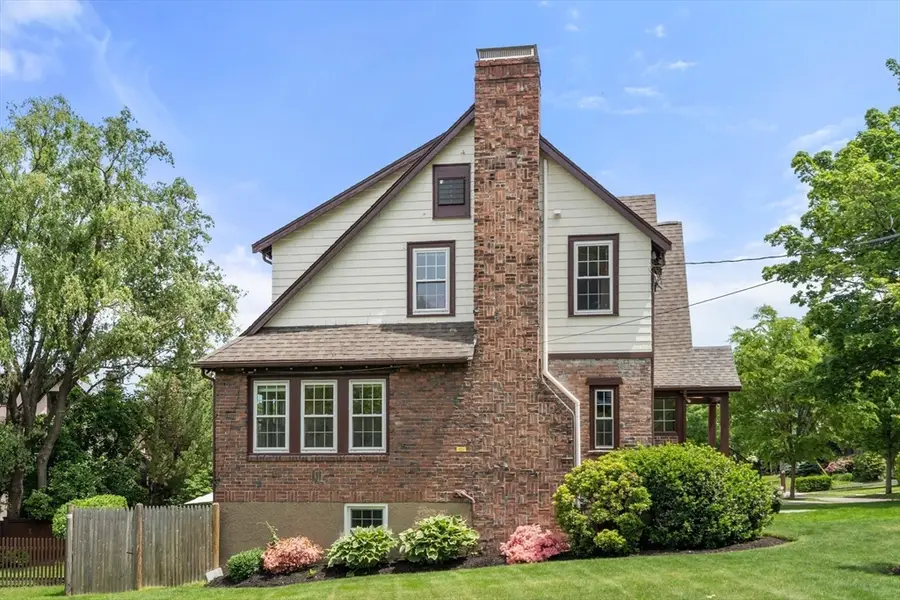4 Madison St, Belmont, MA 02478 - #3