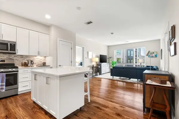 3531 Washington St #304, Boston, MA 02130