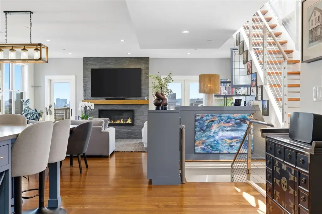 284 Bunker Hill St #5, Boston, MA 02129 - #1