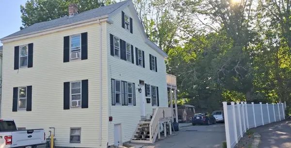 90 School St, Taunton, MA 02780