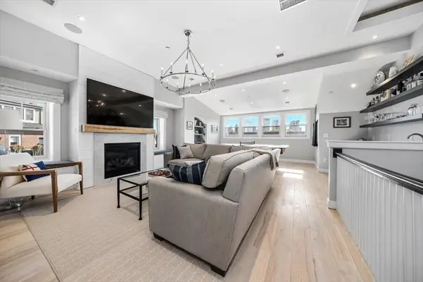 5 Wallace Court, Boston, MA 02129