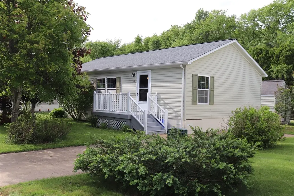 48 Songbird Ln, Tiverton, RI 02878 - #1