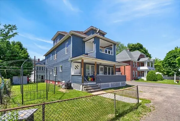 30-32 Sydney Ave, Holyoke, MA 01040