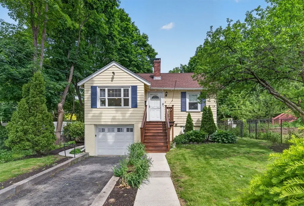 4 Irving St, Stoneham, MA 02180 - #1