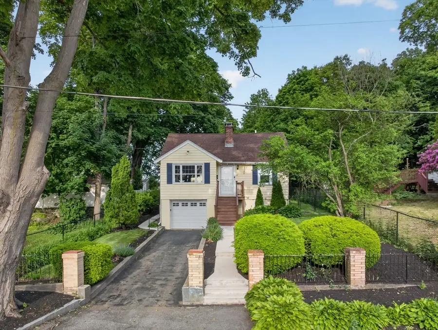 4 Irving St, Stoneham, MA 02180 - #3