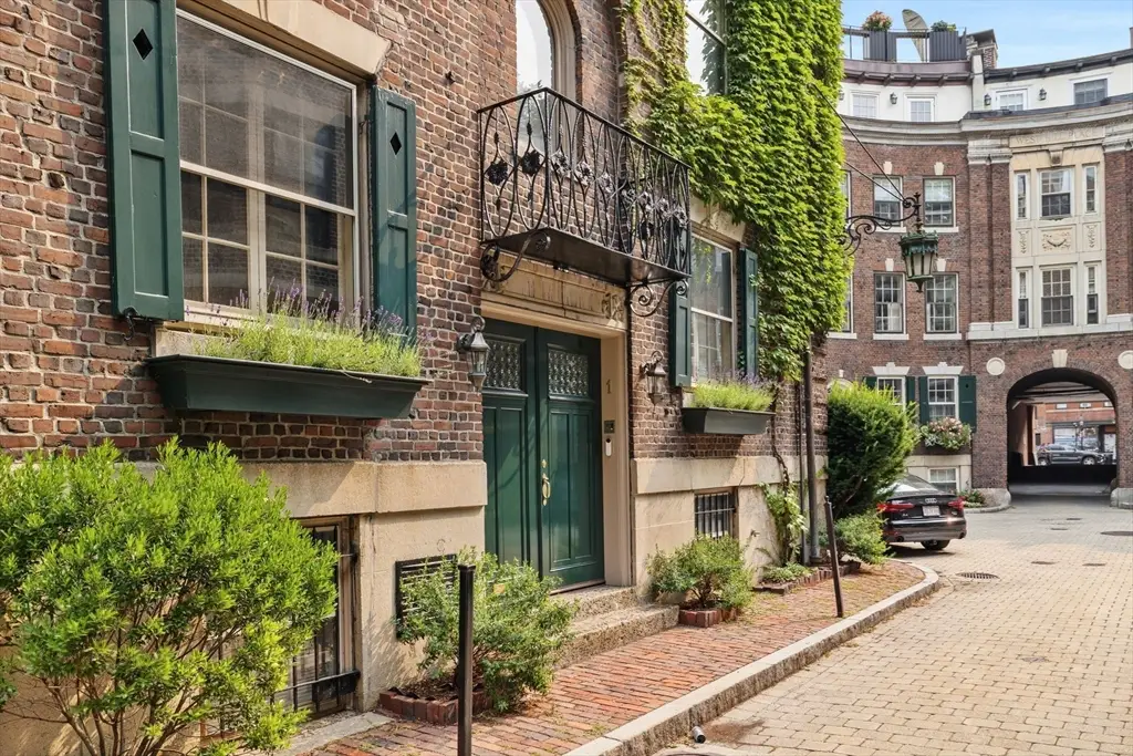 1 West Hill Place, Boston, MA 02114 - #1