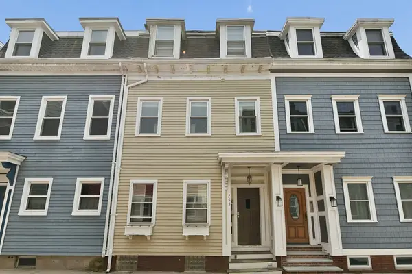 253 Gold St #2, Boston, MA 02127