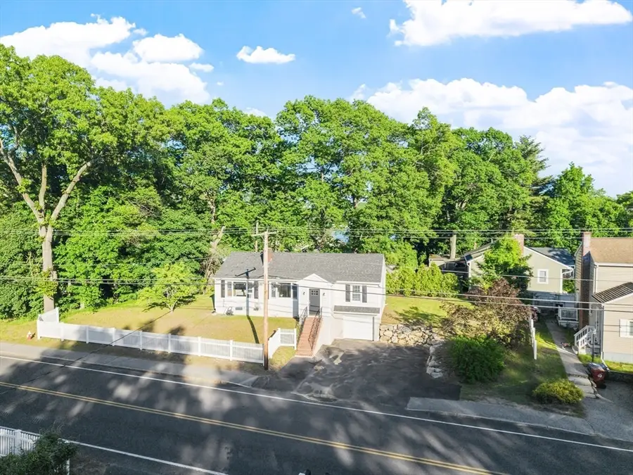 195 Lakeview Ave, Tyngsborough, MA 01879 - #2