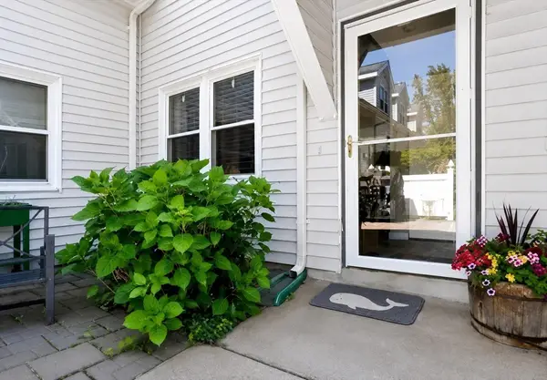 26 School St #7, Hull, MA 02045