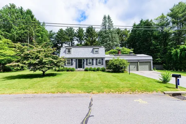 36 Cynthia Road, Seekonk, MA 02771