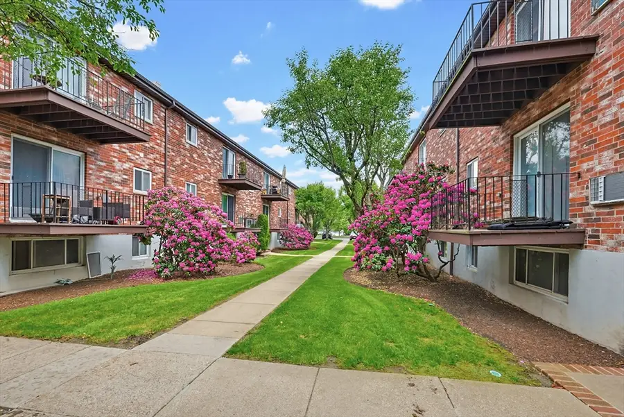 21 Westgate Rd #4, Chestnut Hill, MA 02467 - #3