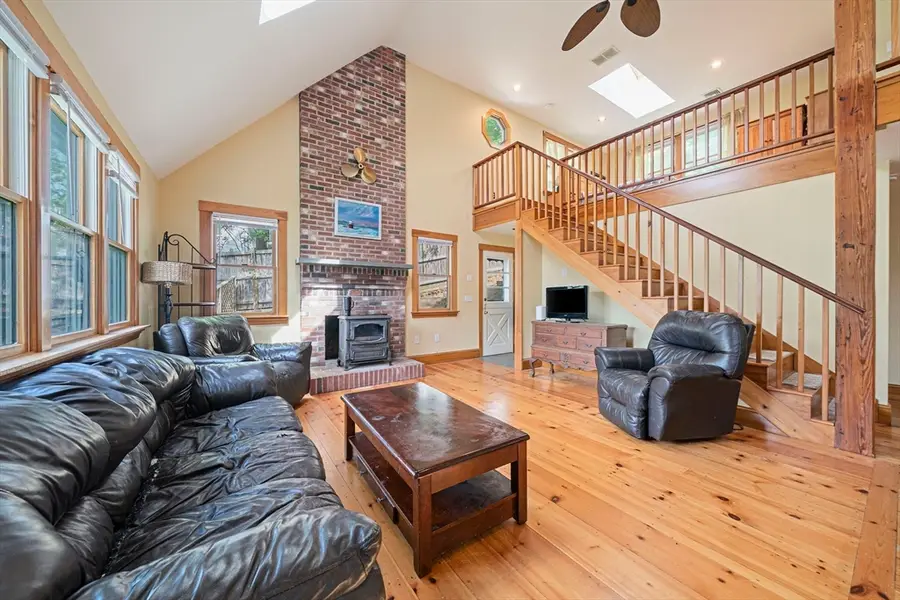 5 Margerie St, Plymouth, MA 02360 - #3