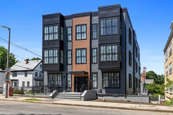 4471 Washington St #8, Boston, MA 02131
