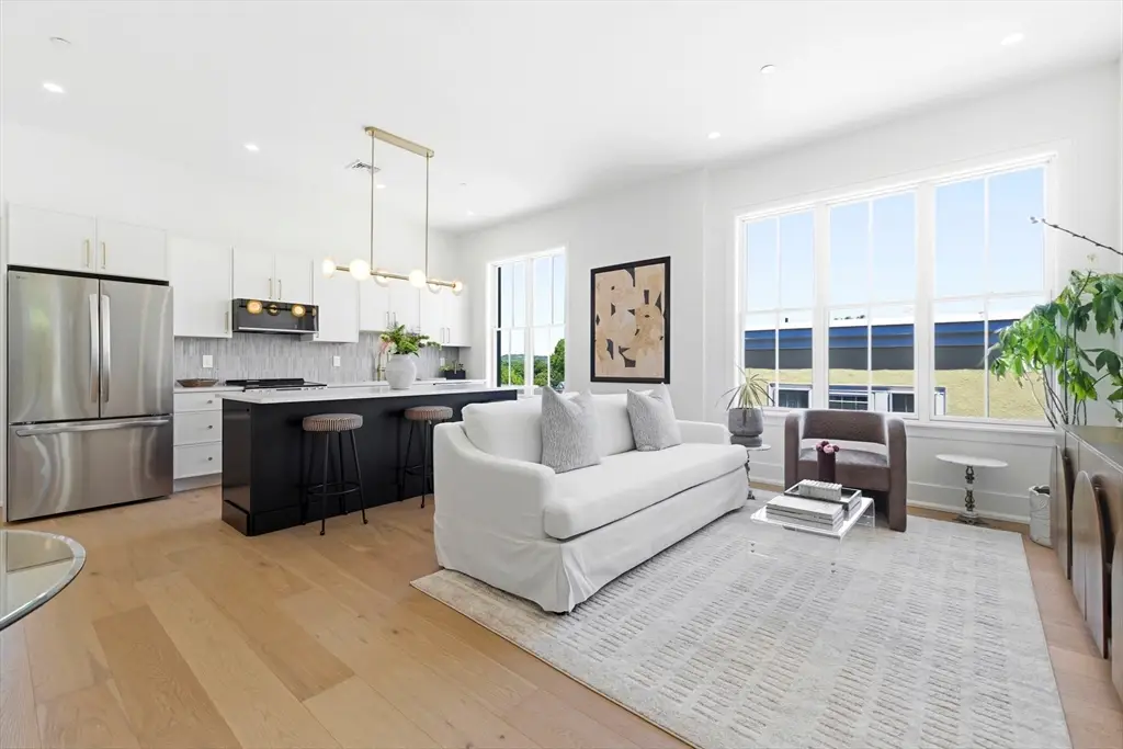 4471 Washtington St #1, Boston, MA 02131 - #1