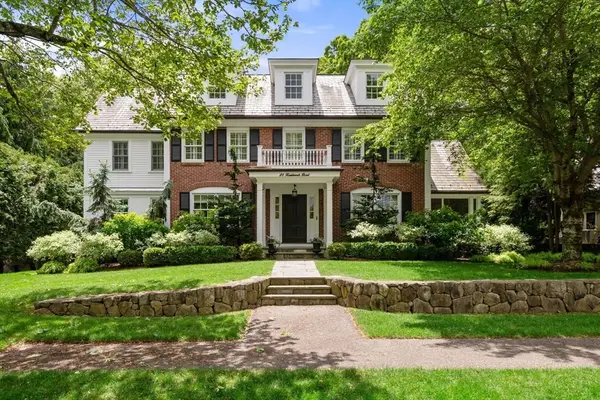 25 Kenilworth Road, Wellesley, MA 02482