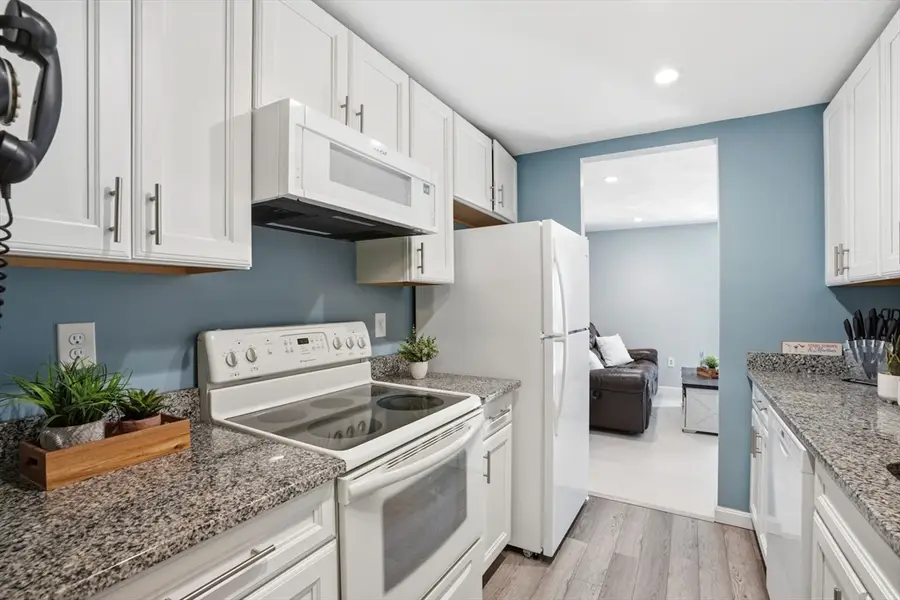 107 Patrick Rd #107, Tewksbury, MA 01876 - #2