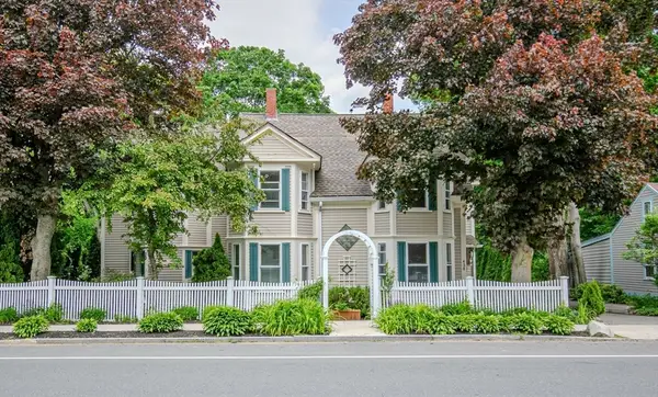 438 Merrimac St, Newburyport, MA 01950