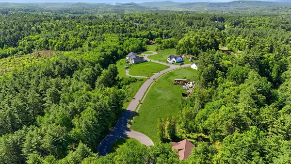 48 High Bluff Rd, Belchertown, MA 01007