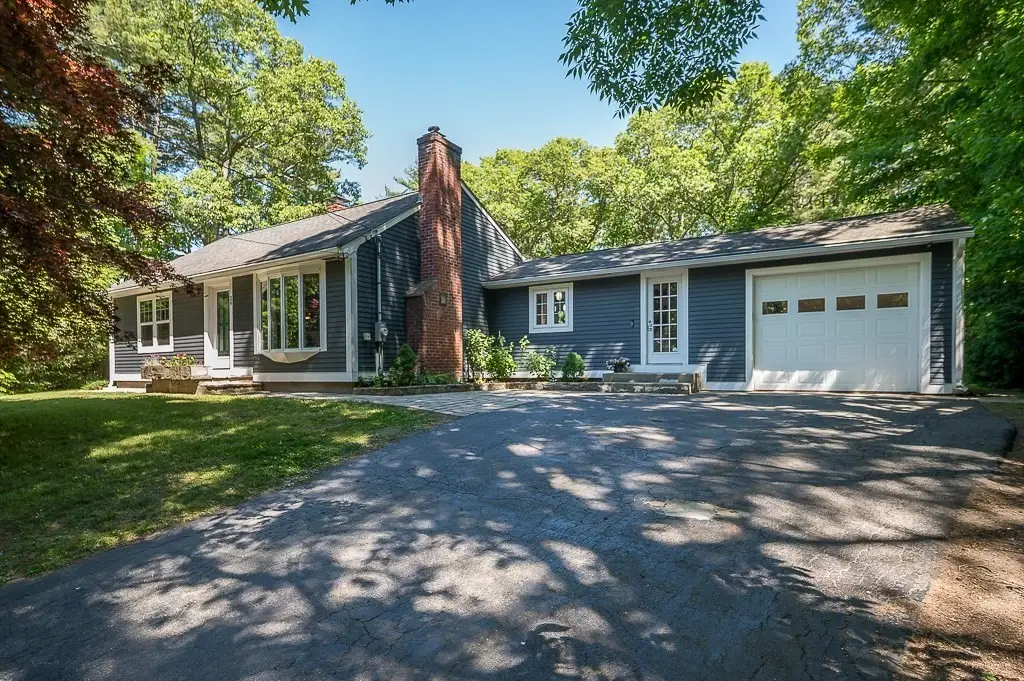 29 Carr St, Sutton, MA 01590 - #1