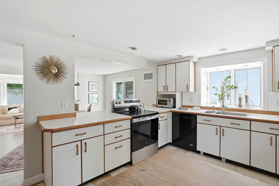 11 Sylvia Road, North Reading, MA 01864 - #3
