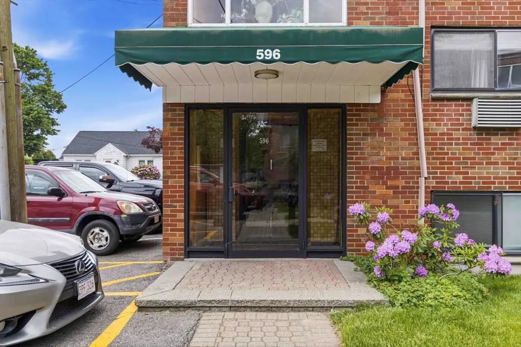 596 American Legion Hwy #3, Boston, MA 02131 - #1