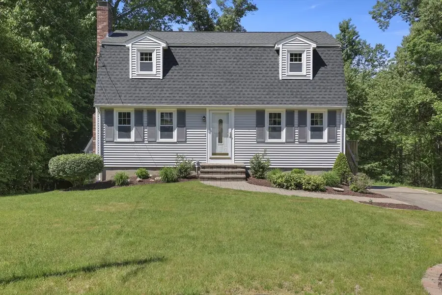 8 Walker Rd, Franklin, MA 02038 - #2