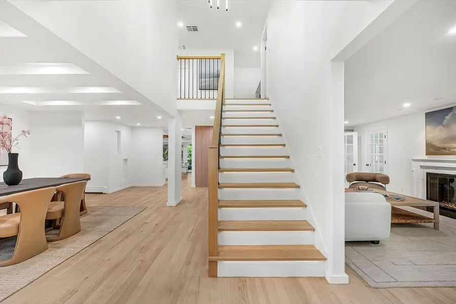 31 Alba Rd, Wellesley, MA 02481 - #2