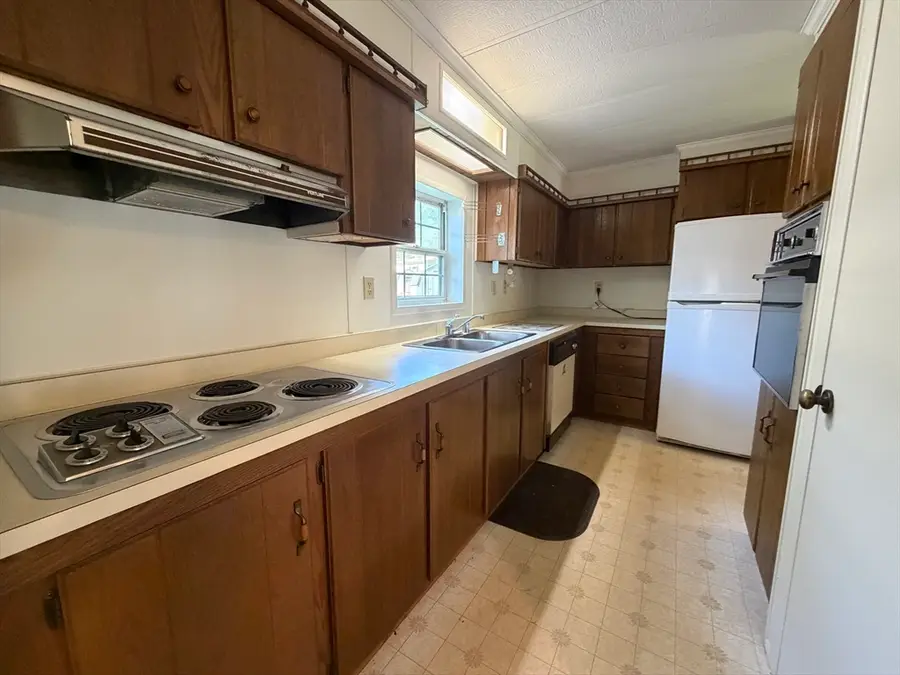 16 Tyler Street, Brookfield, MA 01506 - #3