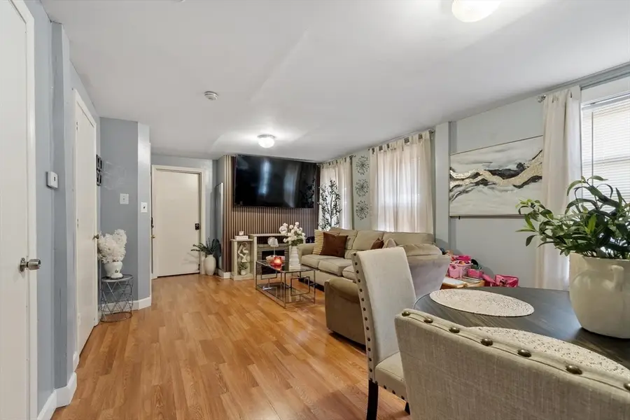 10 Kempton Ct, Lawrence, MA 01841 - #3
