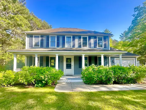 744 Old Barnstable Rd, Mashpee, MA 02649
