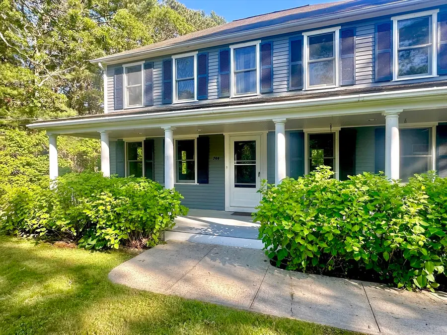 744 Old Barnstable Rd, Mashpee, MA 02649 - #2