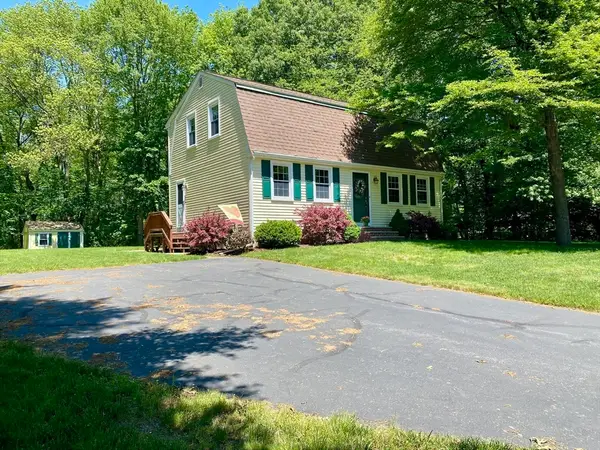 83 Spring Hill Dr, North Attleboro, MA 02760