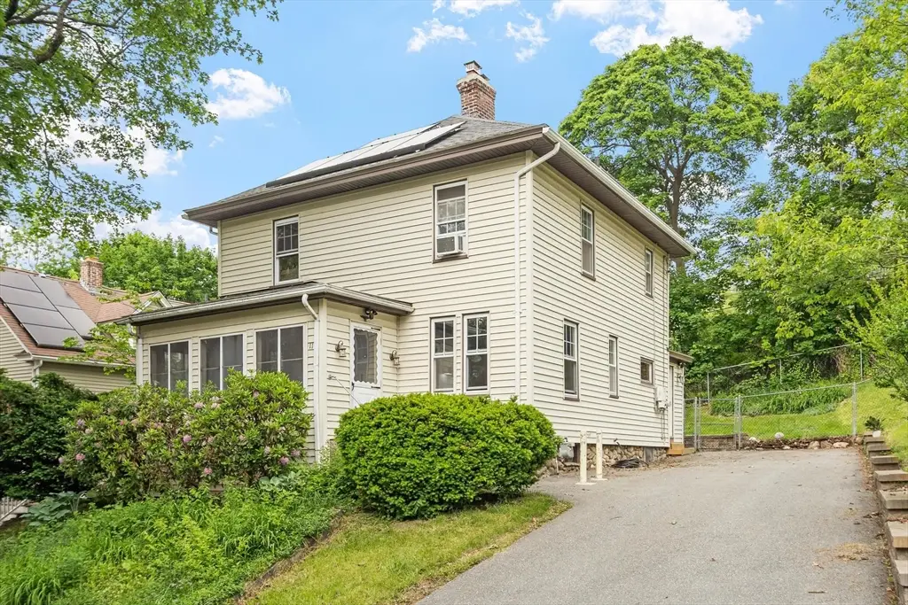 11 Wakefield St, Worcester, MA 01605 - #1