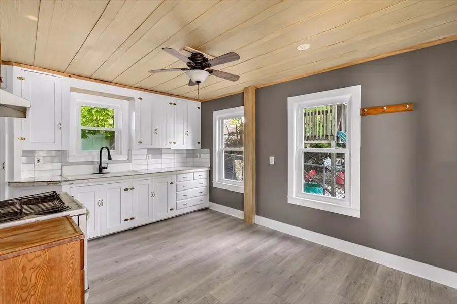 6 Greenwood St, Gardner, MA 01440 - #2