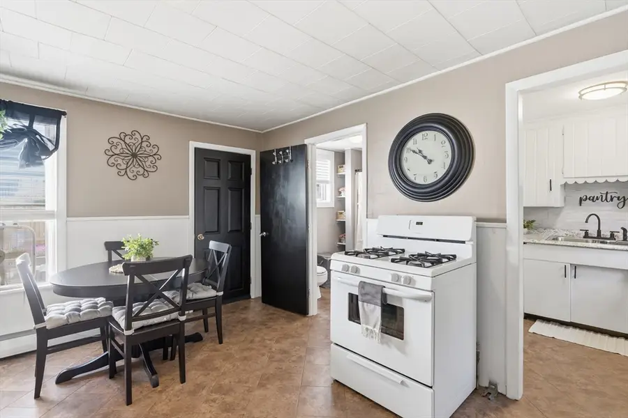 14 Norfolk St, Haverhill, MA 01830 - #3