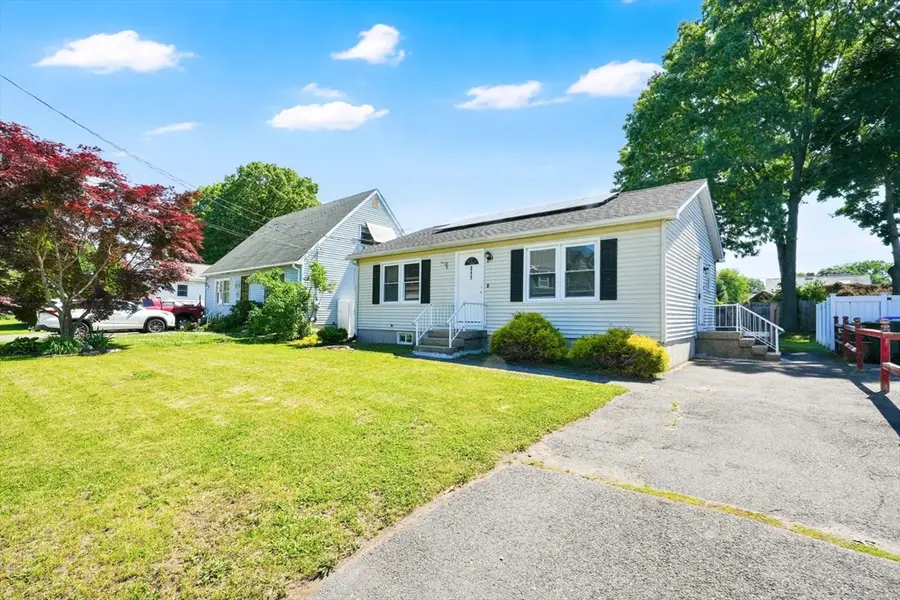 217 Mazarin St, Springfield, MA 01151 - #3