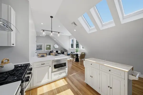 174 Walnut Street #3, Somerville, MA 02145