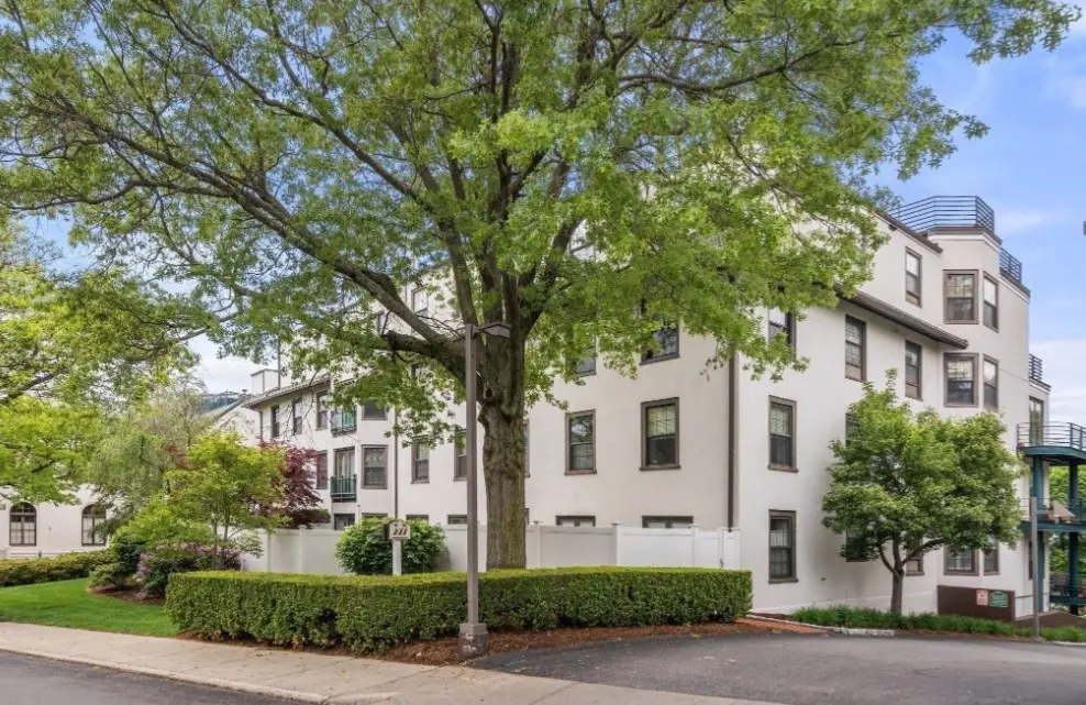 227 Summit Ave #E304, Brookline, MA 02446 - #1