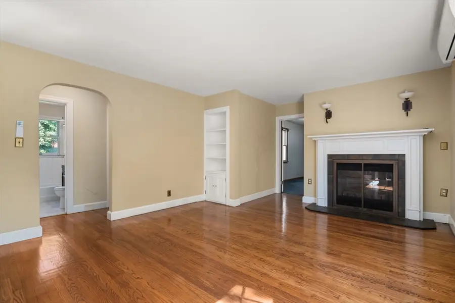 18 Lake St, Shrewsbury, MA 01545 - #3