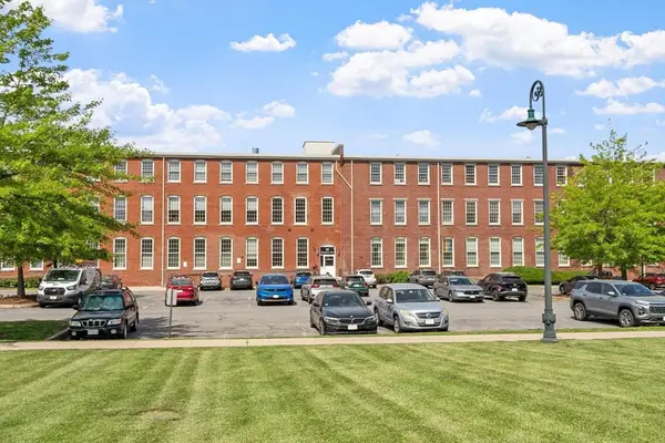 35 Riverwalk Way #R106, Lowell, MA 01854