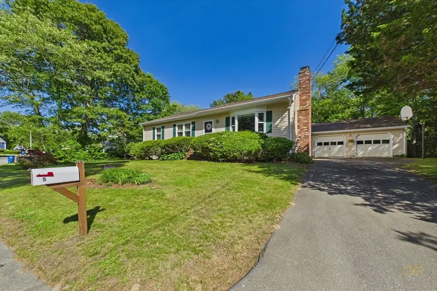 5 Barlow Ln, Mattapoisett, MA 02739 - #2