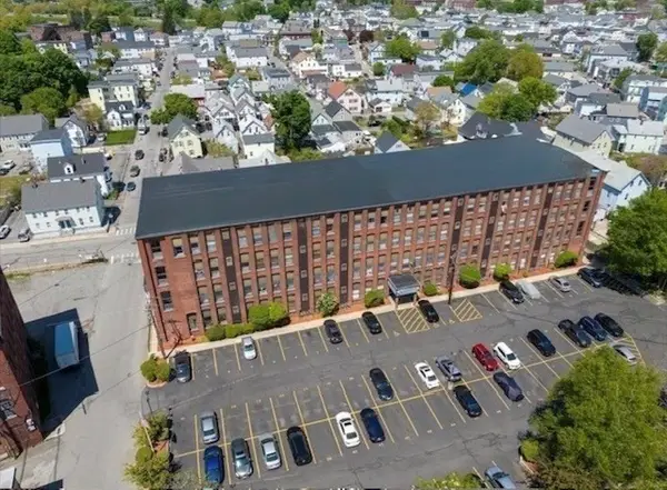34 Newhall St #212, Lowell, MA 01852
