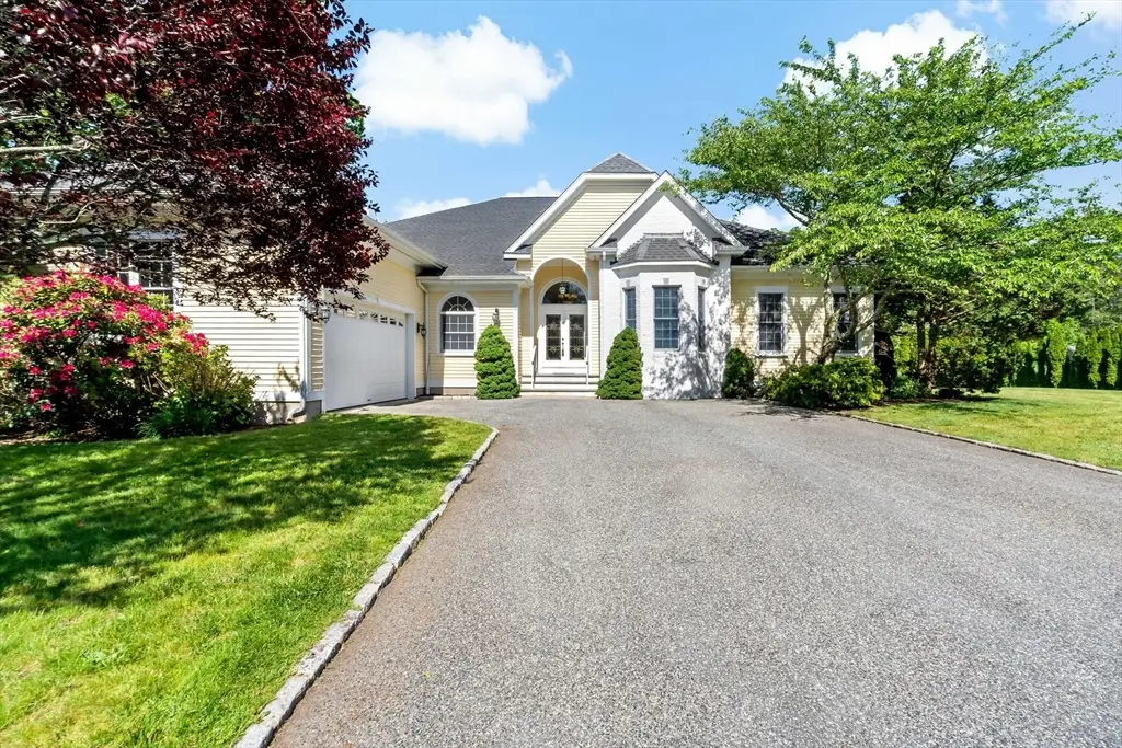 19 Azalea Dr, Dartmouth, MA 02747 - #1