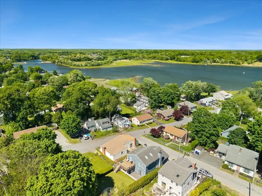 10 Lincoln Ave, Warren, RI 02885 - #2