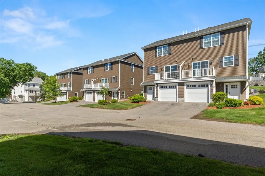 4 Fairview St #8, North Chelmsford, MA 01863 - #3