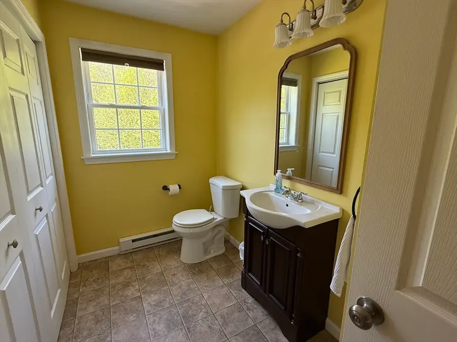 1026 Worcester Rd, New Braintree, MA 01531 - #3